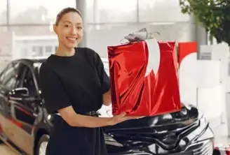 8 ideas de regalos para un auto nuevo