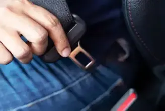 ¿Qué es un cinturón de seguridad y para qué sirve? 5 aspectos esenciales