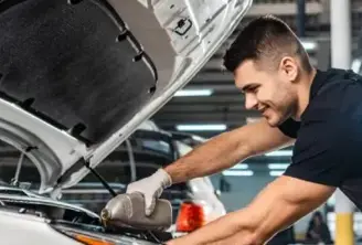 ¿Cómo realizar el primer cambio de aceite a un auto nuevo?
