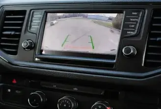 7 ventajas de un auto con cámara de retroceso en Chile