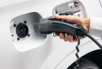 ¿Cuánto se demora en cargar un auto eléctrico? Conoce los tiempos y tipos de carga