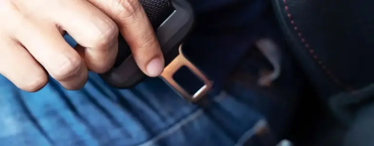 ¿Qué es un cinturón de seguridad y para qué sirve? 5 aspectos esenciales