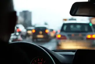 Distancia mínima entre vehículos: ¿cuál es y por qué es clave para tu seguridad?